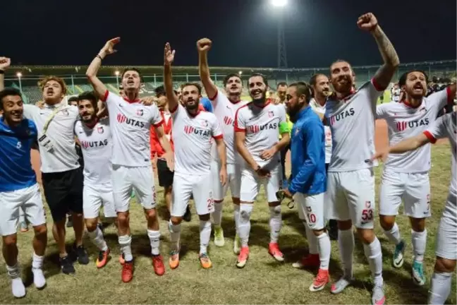 Utaş Uşakspor'un Zirve Keyfi