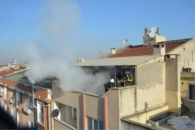 Çatı Katında Çıkan Yangın Paniğe Neden Oldu