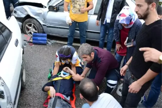 Karabük'te 2 Otomobil Çarpıştı: 1 Ölü, 4 Yaralı