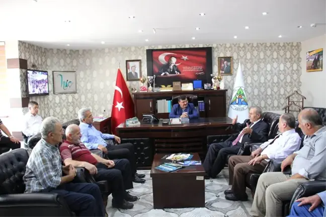 Eski Bakan Ekinci'den Başkan Kocatepeye Ziyaret