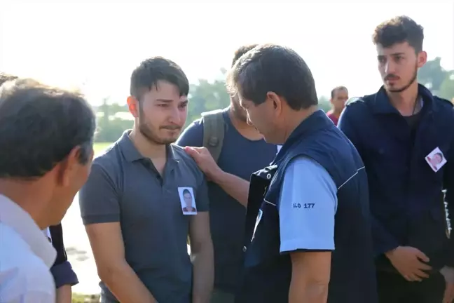 İzmir'de Arazöz ile Kamyonetin Çarpıştığı Kaza