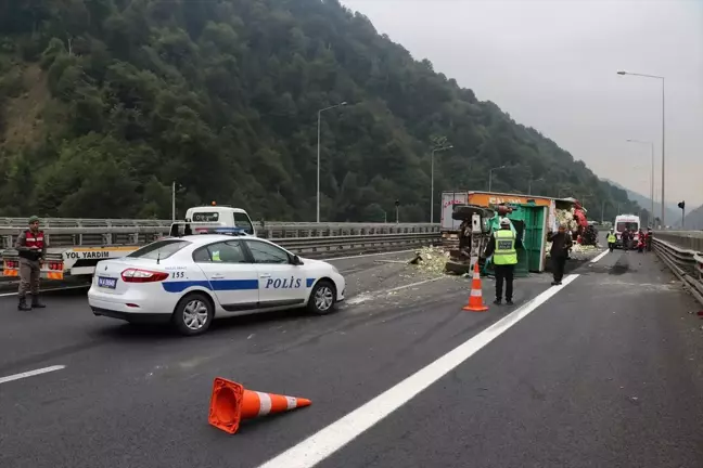 Anadolu Otoyolu'nda Trafik Kazası: 3 Yaralı