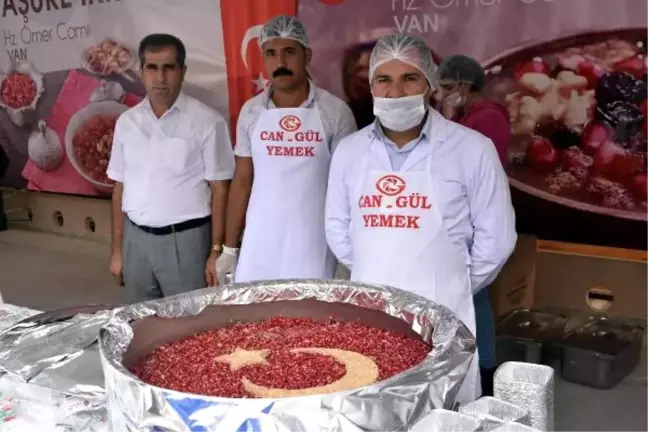 Van'da 2 Bin Kişiye Aşure Dağıtıldı