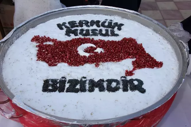 Sarıkaya'da Aşure Dağıtıldı
