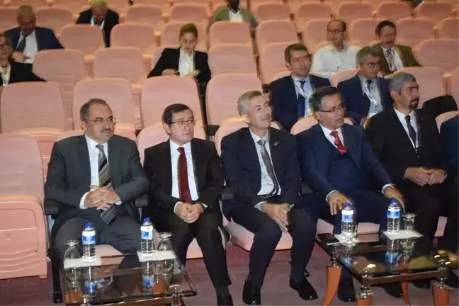 Uluslararası Tıbbi Aromatik ve Boya Bitkileri Sempozyumu Başladı