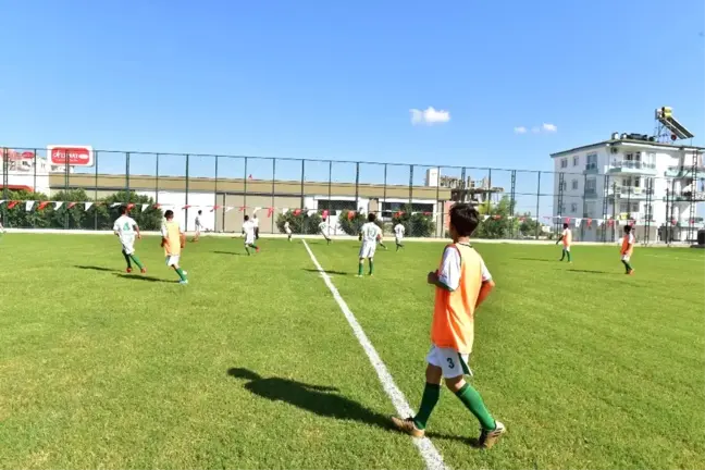 Kepez'den Varsak'a Semt Futbol Sahası