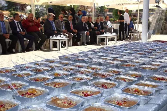 Aşure, Dostluk, Barış ve Kardeşlik Adına Dağıtıldı