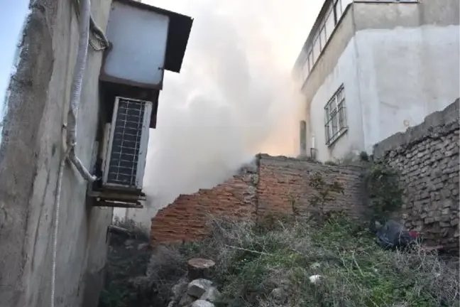 Sinop'ta Kullanılmayan Boş Evde Yangın Çıktı
