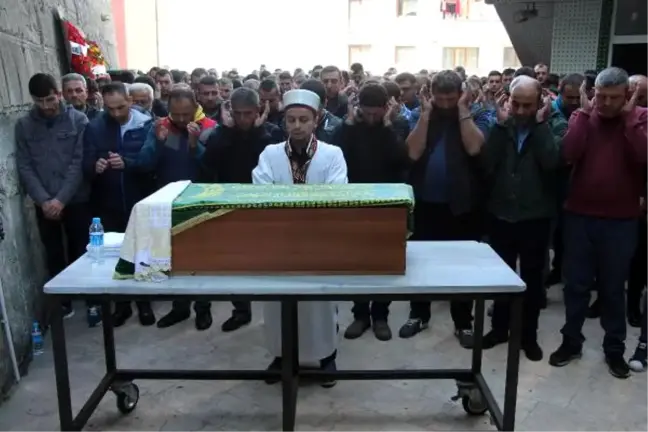 Nefes Borusuna Kaçan Elma, Minik Alparslan'ın Ölümüne Neden Oldu (2)