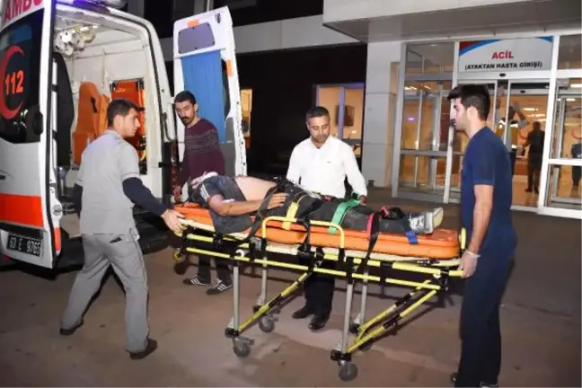 Hilvan'da Otomobil Devrildi: 4 Yaralı