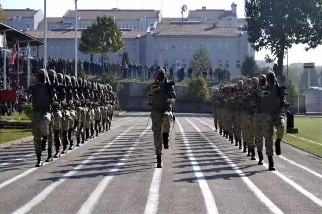 Karabük'te Bin 900 Uzman Erbaş Törenle Mezun Oldu