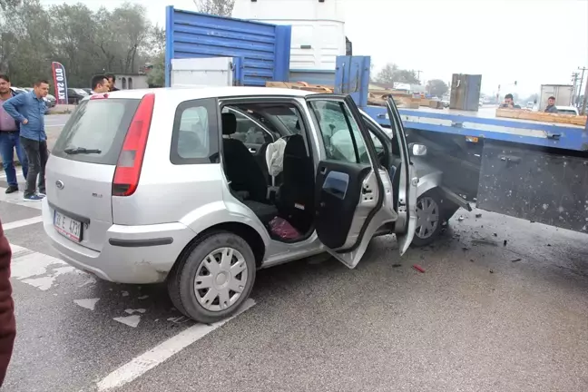 Kocaeli'de Trafik Kazası: 3 Yaralı