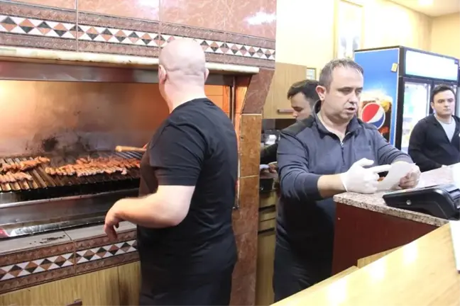 Acun'dan Ekibine Köfte Kıyağı