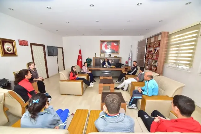 Osmaniyeli Özel Sporcular Madalya Sevinçlerini Demir'le Paylaştı