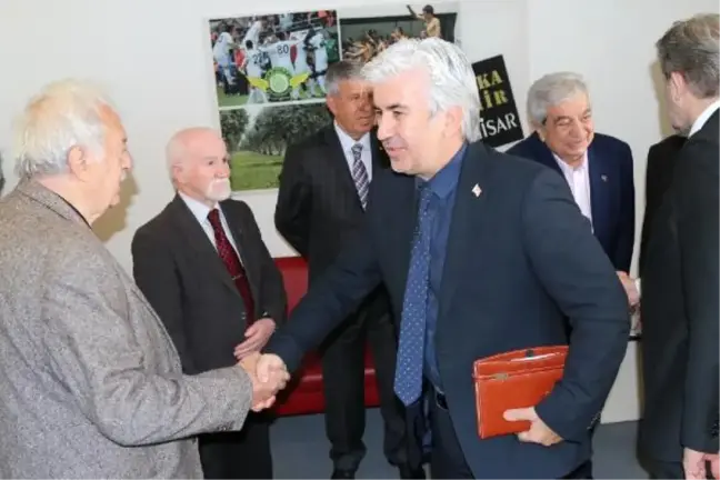 Akhisar'da Hızlı'ya Plaket