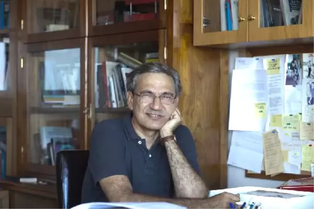 Orhan Pamuk'a Karadağ'dan Ödül
