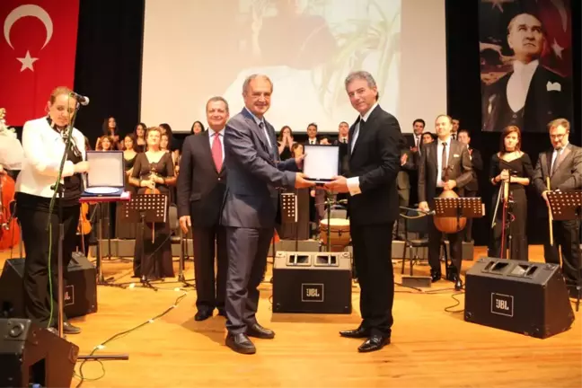 İzmir'in 700 Yılı Gülzâr-ı İzmir ile Canlandı