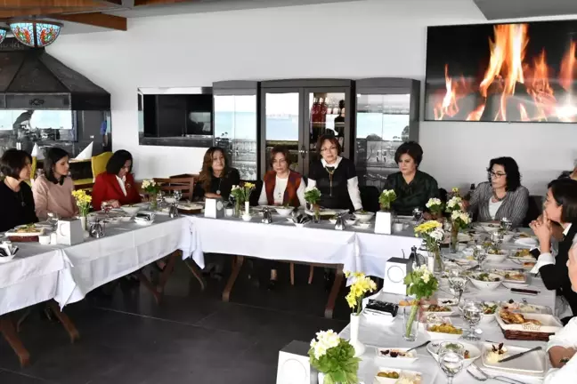 Yılın Son Başkan Eşleri Buluşması Narlıdere'de Gerçekleşti