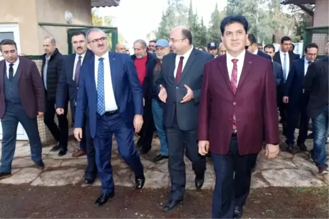 Antalya Valisi Karaloğlu: Noel Baba'nın Gerçek Kemikleri Bulunabilir