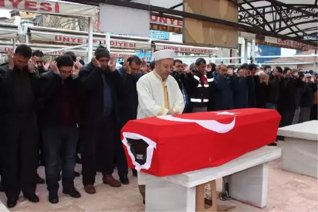 Trafik Kazasında Ölen Astsubay, Toprağa Verildi