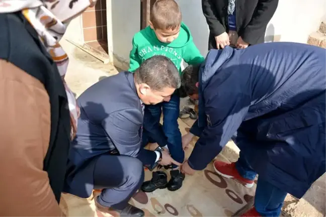 Ceylanpınar'da Muhtaç Ailelerin İhtiyaçlarını Gideriyor