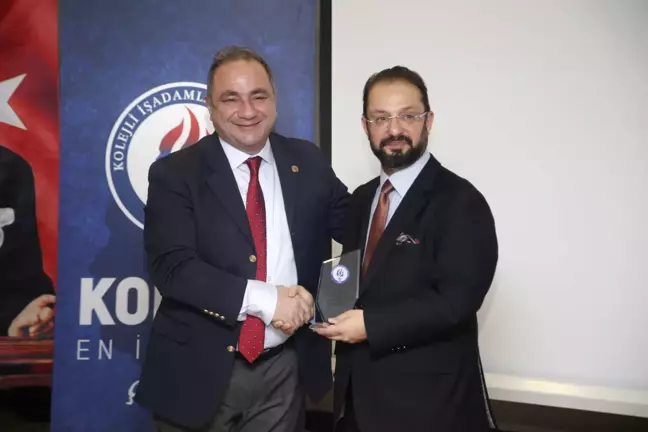 Türkiye'nin Yakın Geçmişi ve Geleceği Mercek Altına Alındı