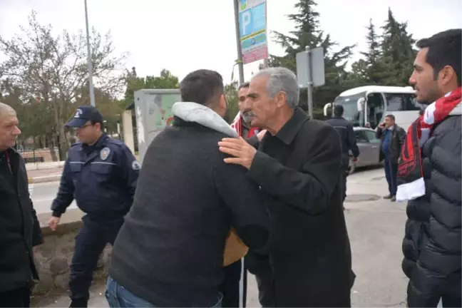 Şehit Polis Fethi Sekin'in Babası Zeki Sekin, Elazığ Ekibini Yalnız Bırakmadı
