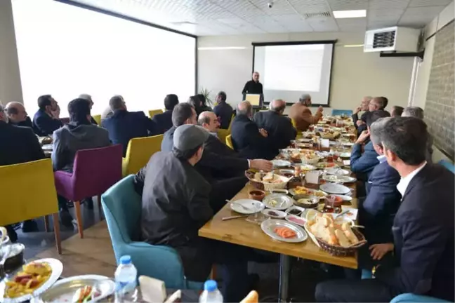 Muhtarlardan Başkan Korkut'a Memnuniyet Plaketi