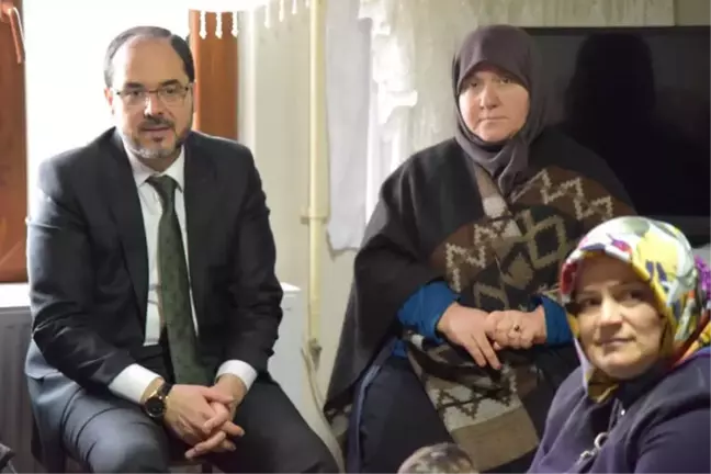 Başkan Ayaz, Komşularının Dertlerini Dinliyor