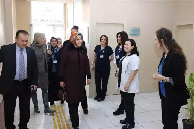 Vali Dirim'in Eşinden Hasta Ziyareti