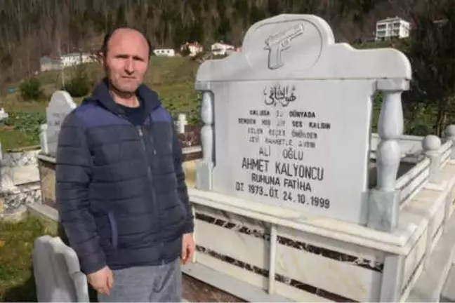 Bu İlçede, Vasiyet Üzerine Mezar Taşına Silah Figürü İşleniyor
