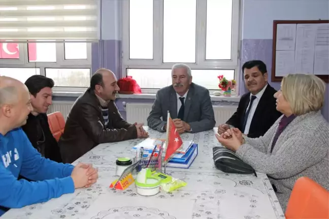 Alaçam Belediye Başkanı Uyar'dan Okul Ziyareti