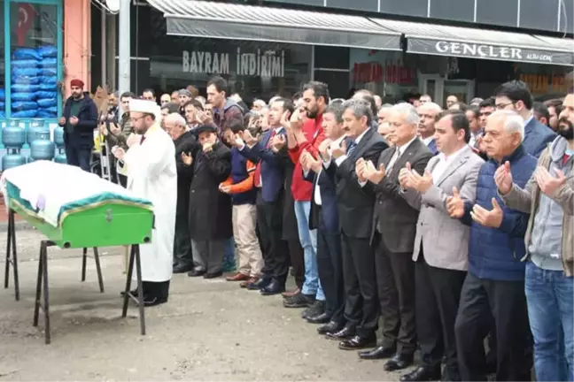 Başkan Güneş'in Annesi Son Yolculuğuna Uğurlandı