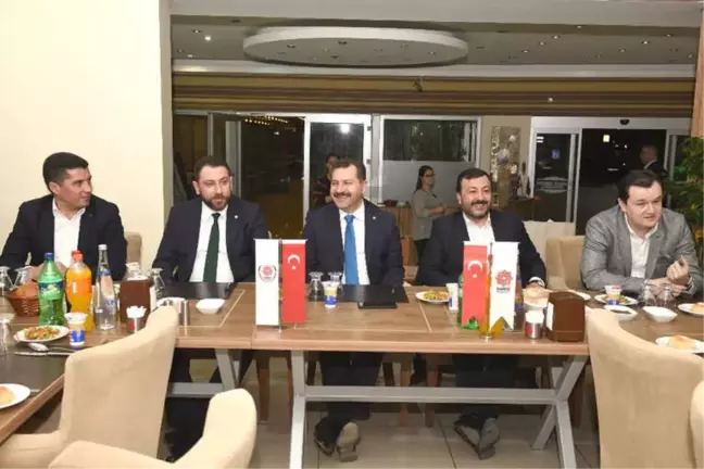 Başkan Yılmaz'dan Karesispor Basket Takımına Moral Yemeği