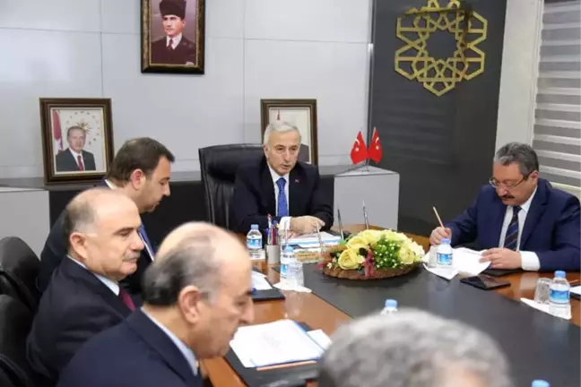 Vali Kamçı Başkanlığında Üniversitelerin Güvenliğine Yönelik Değerlendirme Toplantısı Yapıldı