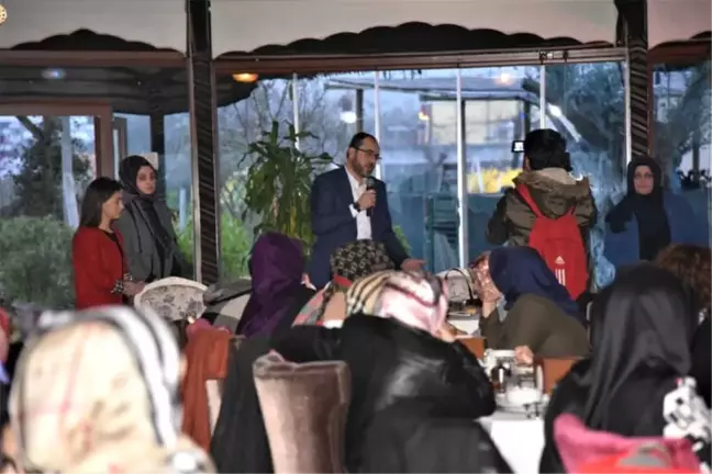 Başkan Ayaz, Ak Kadınlarla Bir Araya Geldi
