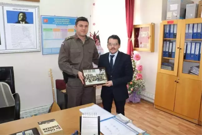 Cerablus'ta Görev Yapan Mehmetçikler, Öğrencilere Mektup ve Toplu Fotoğraflarını Gönderdiler
