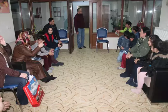 Gençlerden Sevgi Evleri'ne Ziyaret