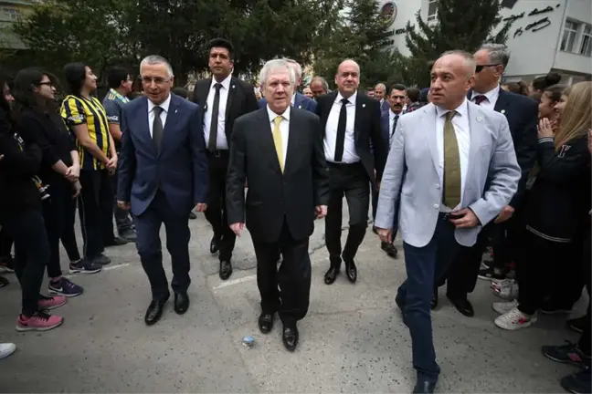 Alex'i Bu Kadar Büyütmeyin