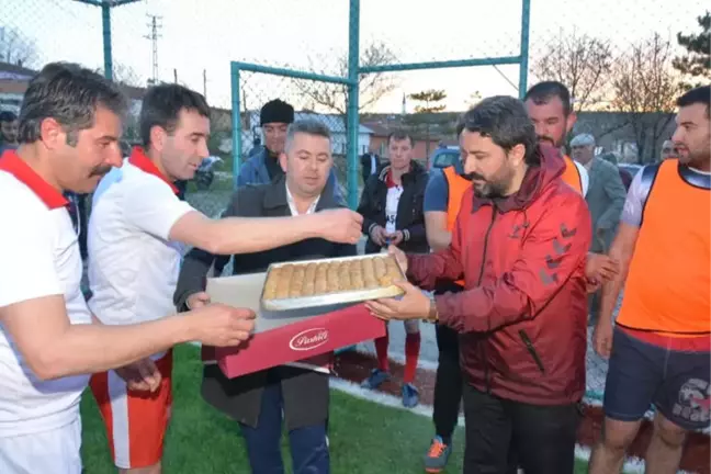 Bardakçı Mahallesi'nde Halı Saha Hizmete Girdi