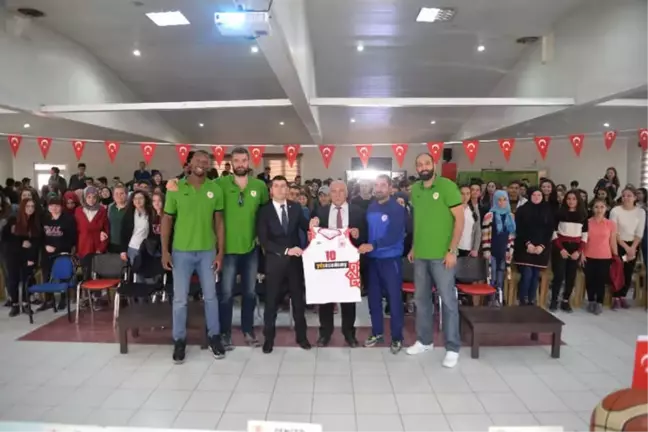 Karesispor'lu Basketçiler Bigadiç'te