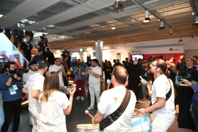 Microsoft, Open Source Summit'te Buluştu