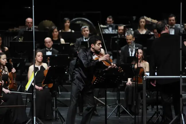 Senfoni Orkestrası Fazıl Say'ın Eserleriyle Büyüledi