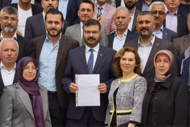 Aydın AK Parti'nin Yeni Yönetimi Mazbatasını Aldı