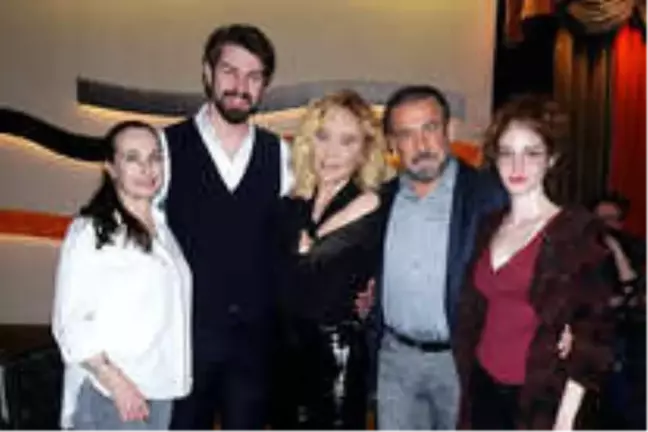 Cihan Ünal Söylediği Şarkı Geceye Damgasını Vurdu!