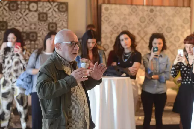 Geleneksel Çini Desenleri Geri Döndü