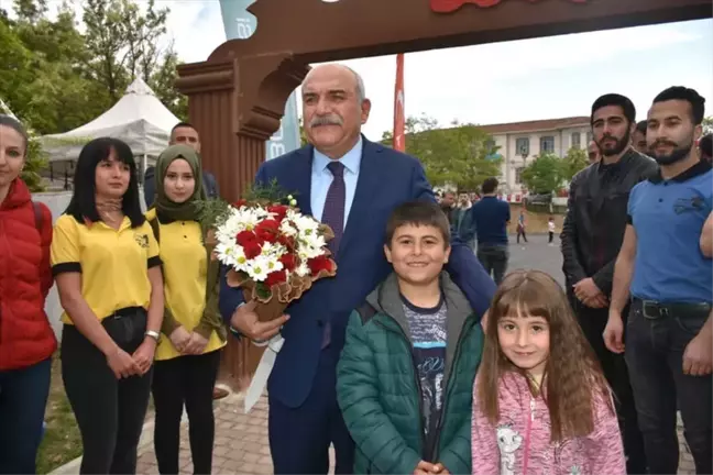 Vali İpek,