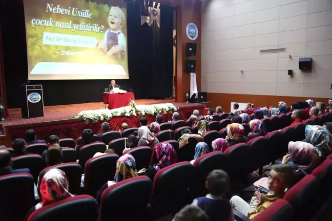 Develi'de Nebevi Usule Göre Çocuk Yetiştirme Modeli Konuşuldu