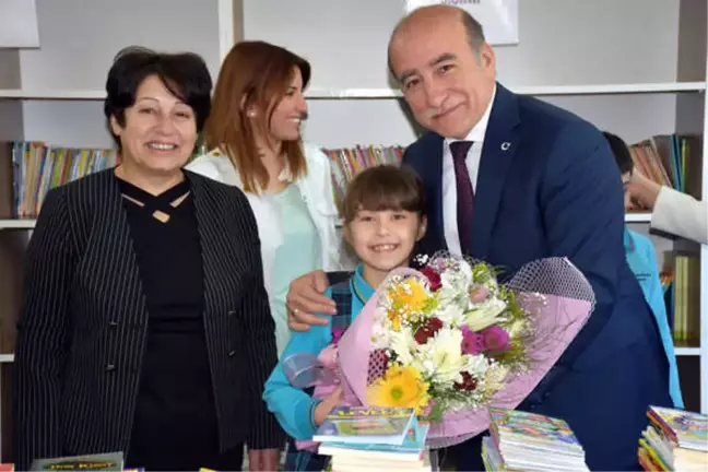 'Bir Kitap Yolla, Bin Çocuk Okusun'