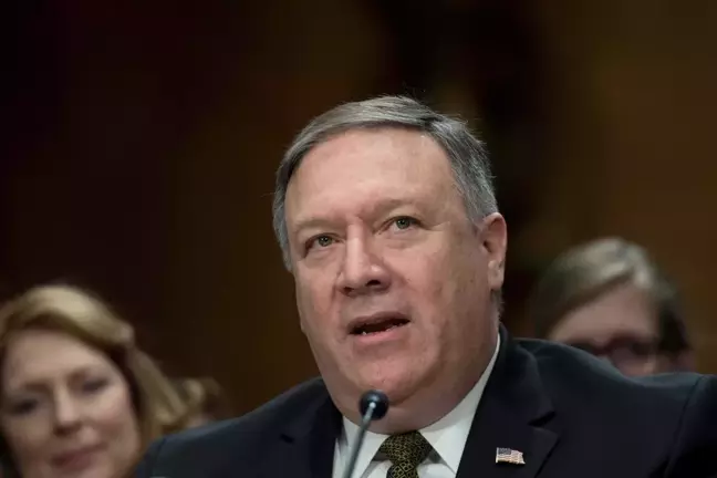 ABD Senatosu Mike Pompeo'nun Dışişleri Bakanlığı'nı Onayladı